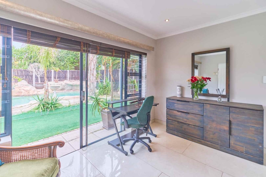 4 Bedroom Property for Sale in Flamingo Vlei Western Cape